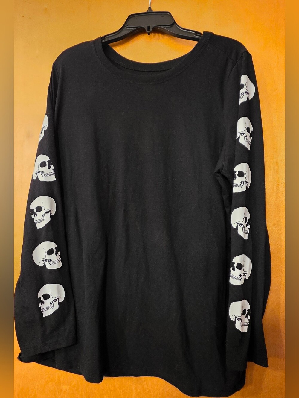 Torrid Black Skull Sleeve Long Sleeve Tee - Size 2
